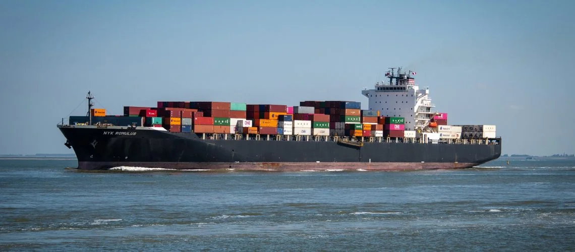 container-ship-6669916_1920